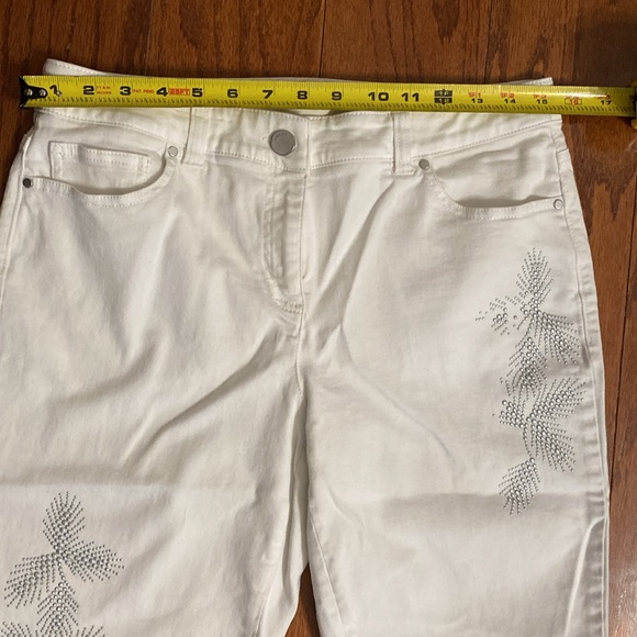 Chico’s white jeans with gray beads design-size 0 Slimmer- medium - Picture 8 of 12